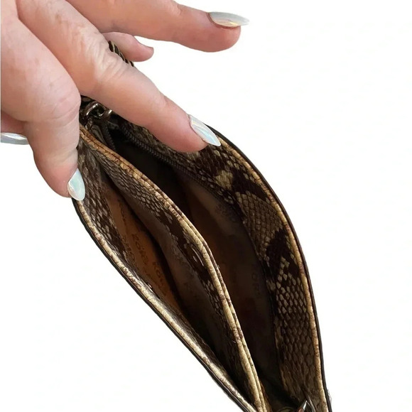 Michael Kors Whipped Chelsea Crossbody Cream/Tan Snake Print Silver Hardware - Picture 7 of 8